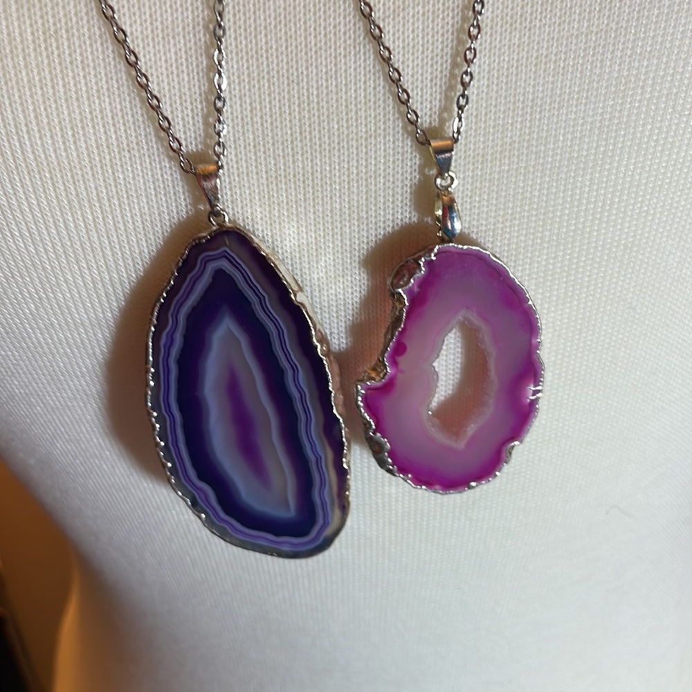 Lot of 2 geode necklaces